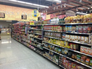 Costa Rica supermarket aisle