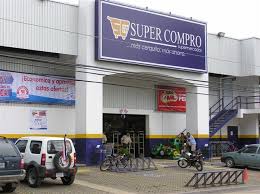 Super Compro supermarket in Playas del Coco